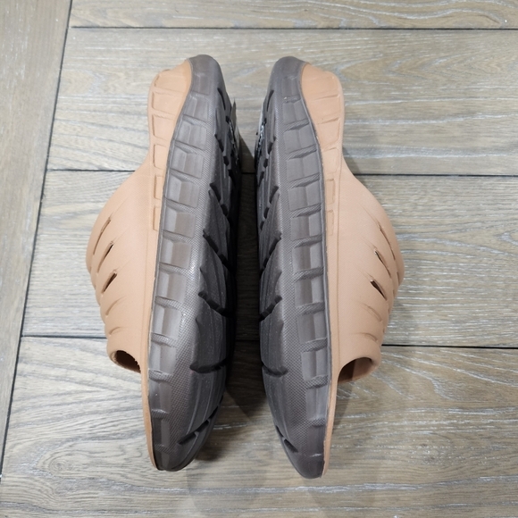 KuaiLu Mens Recovery Sandals With Comfortable Plantar Fasciitis Arch Support - Picture 6 of 9